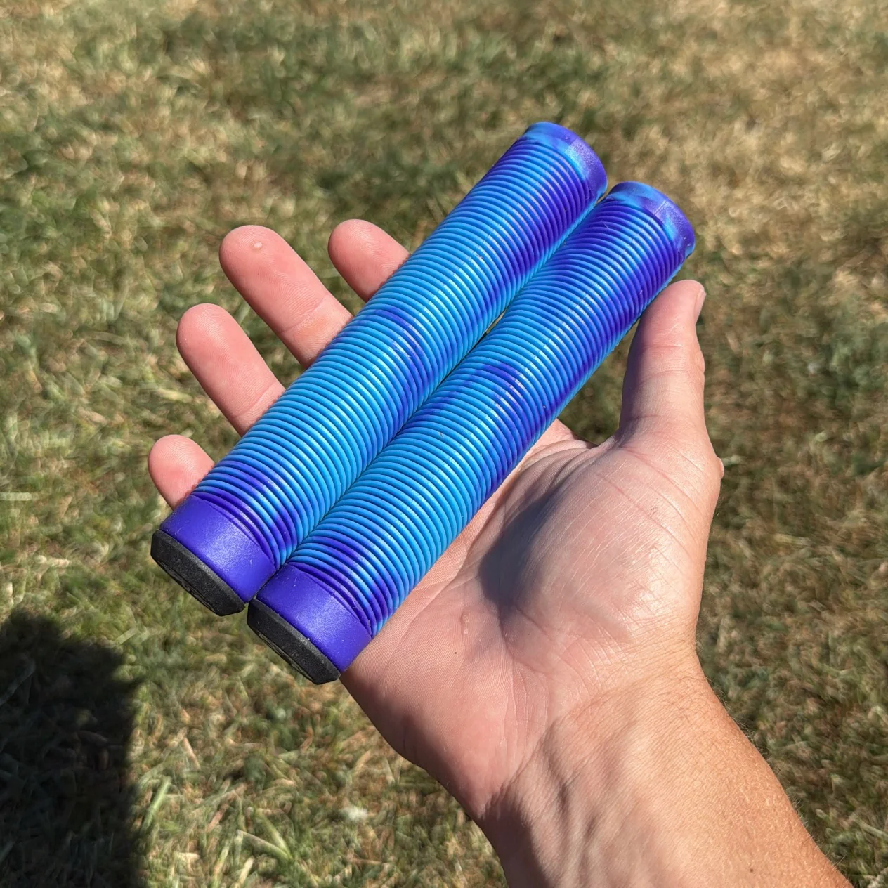 Blue & Purple Grips - Image 3